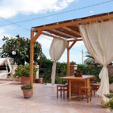 לינה וארוחת בוקר La Veranda 3*