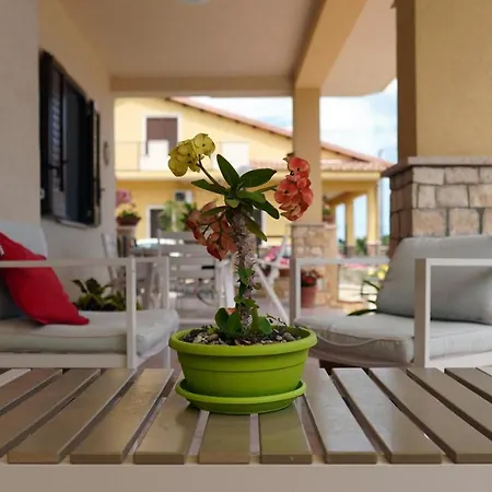 לינה וארוחת בוקר La Veranda 3*